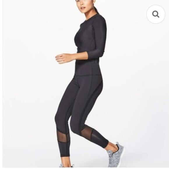 Lululemon Fresh In Mesh Tight Size 4 Black Active - Picture 2 of 9